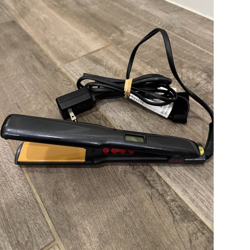 CHI Digital Flat Iron Hair Straightener Ceramic Plates Black Works Tested